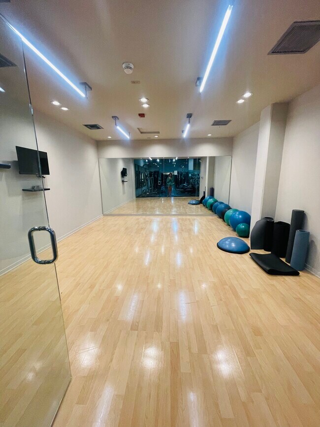 Yoga Room - 133 The Promenade N