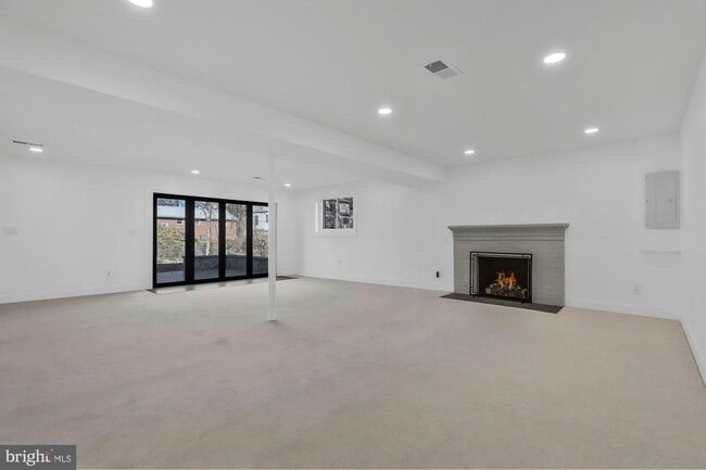 Building Photo - 6810 Weaver Ave