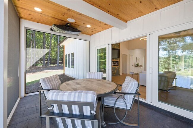 Building Photo - 161 Hoot Owl Ln