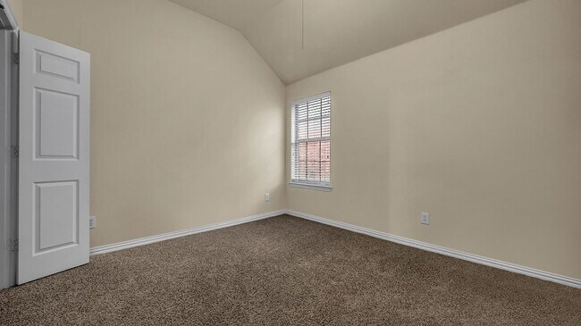 Building Photo - 2224 Crestridge Dr