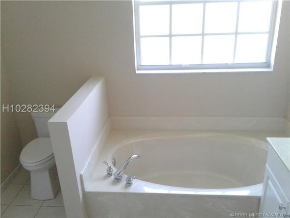 Building Photo - 3409 Lakeside Dr