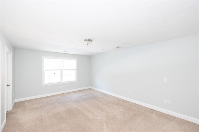 Building Photo - 4 Cyrus Way