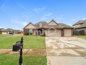 Building Photo - 13332 S Poplar St