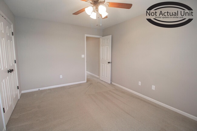 Building Photo - 5000 Derby Ridge Dr