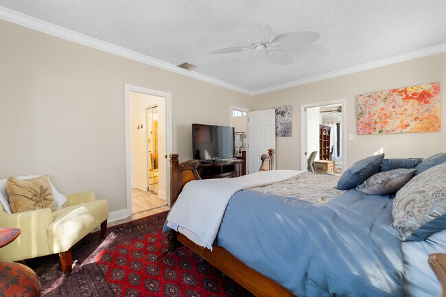 Building Photo - 3000 Conifer Dr