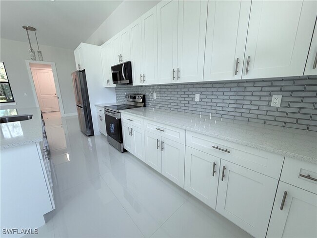 Building Photo - 2266 Desoto Blvd S