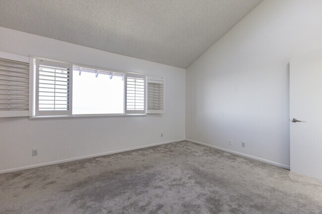 Building Photo - 1709 Cam De Villas