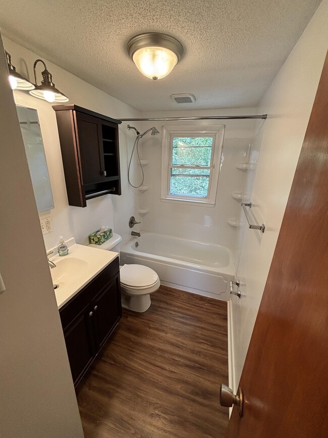 Building Photo - 1405 Webb Ridge Rd