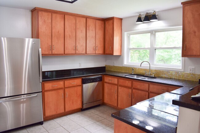 Building Photo - 1610 E 27th Ave