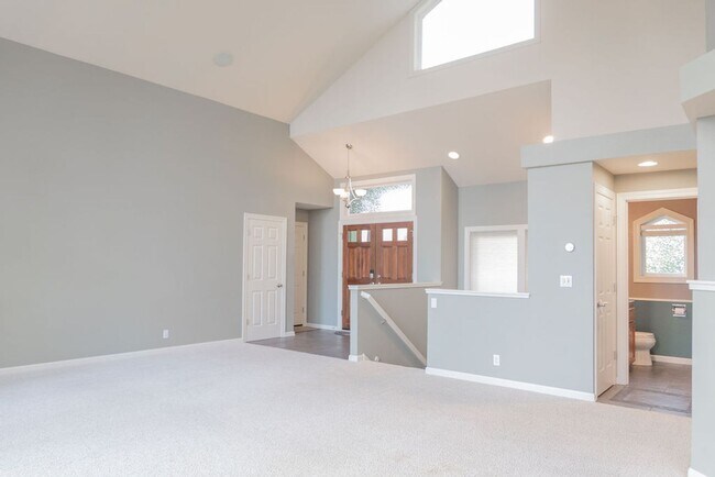 Building Photo - 3345 Bentley Ave