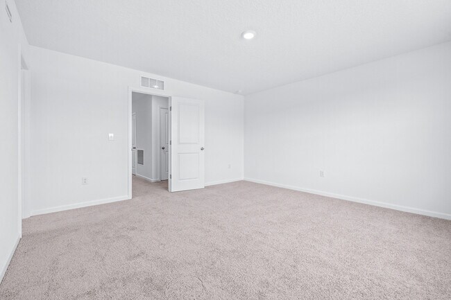 Building Photo - 3281 Vesara Dr