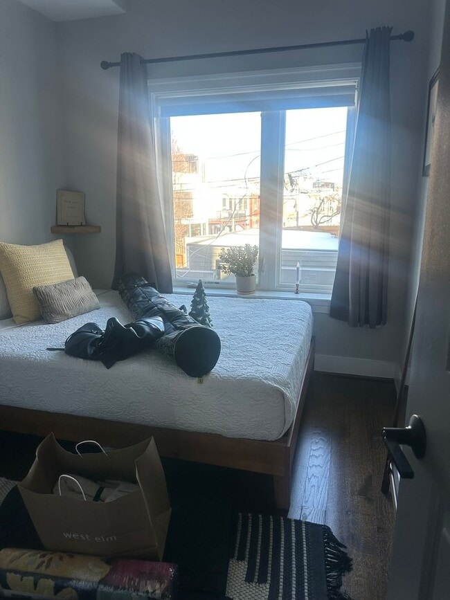 Building Photo - Modern Features Columbia Heights Neighborhood 2 Bedroom 2 Bath Condo with Balcony Pet Friendly