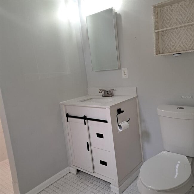 Building Photo - 627 61st Ave S