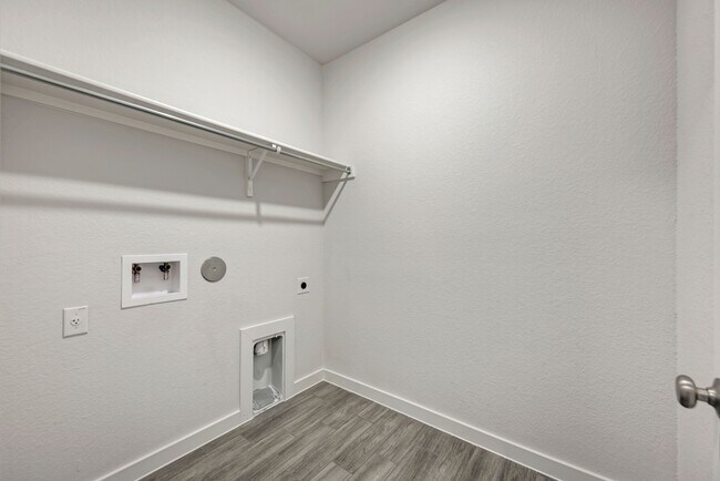 Building Photo - 4411 Hannover Wy