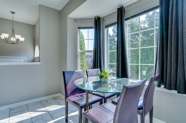 Building Photo - 13032 Limestone Ct