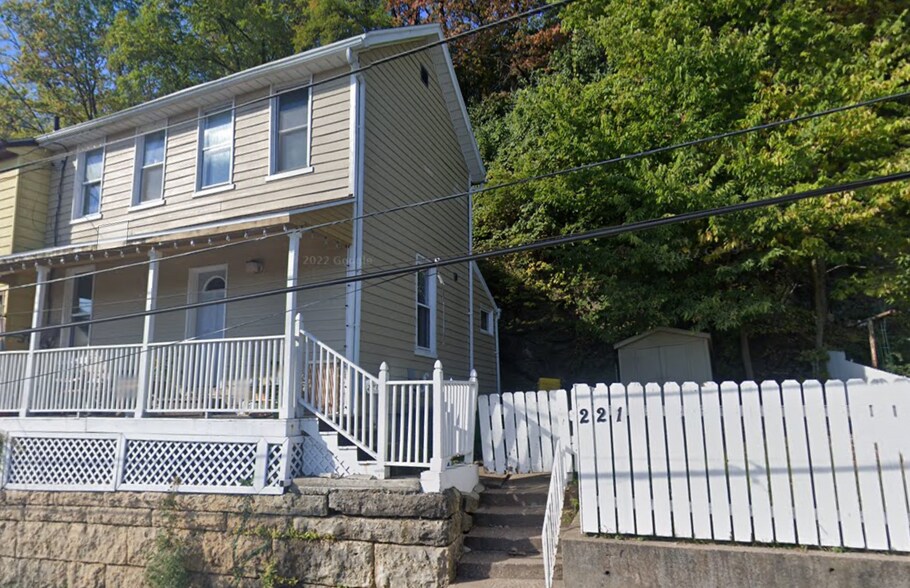 Front of house - 221 Saint Marys St