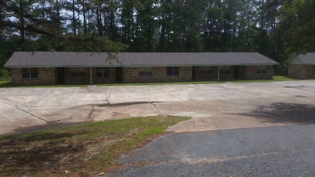 Building Photo - 2 bedroom 1 bath apartment in a small complex