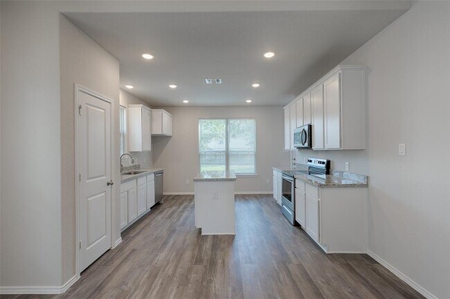 Building Photo - 405 Mohawk Dr