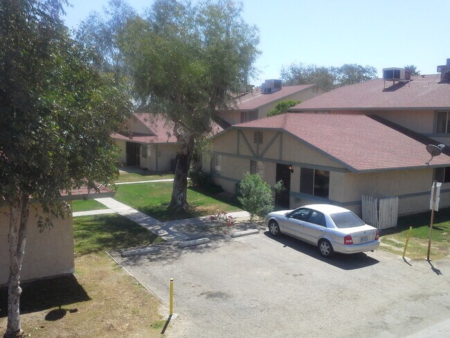 Building Photo - 1705 W Olive Ave