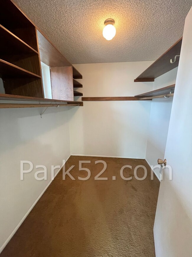 Building Photo - $500 Off 1st Full Month! 2 Bedroom Townhom...