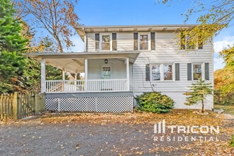 Building Photo - 407 W Waverly Rd