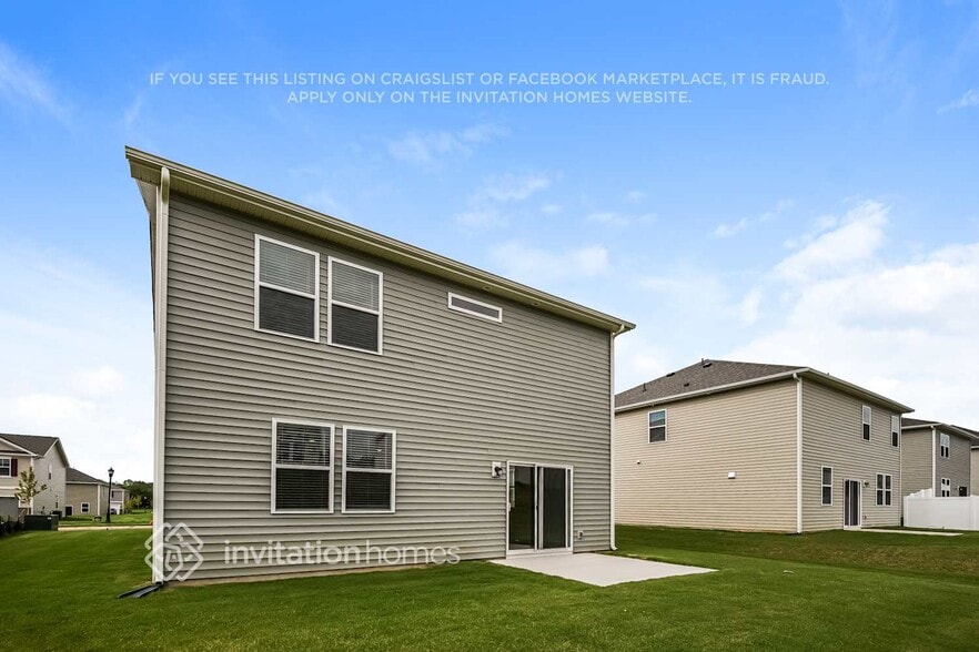 Building Photo - 814 Olde England Dr