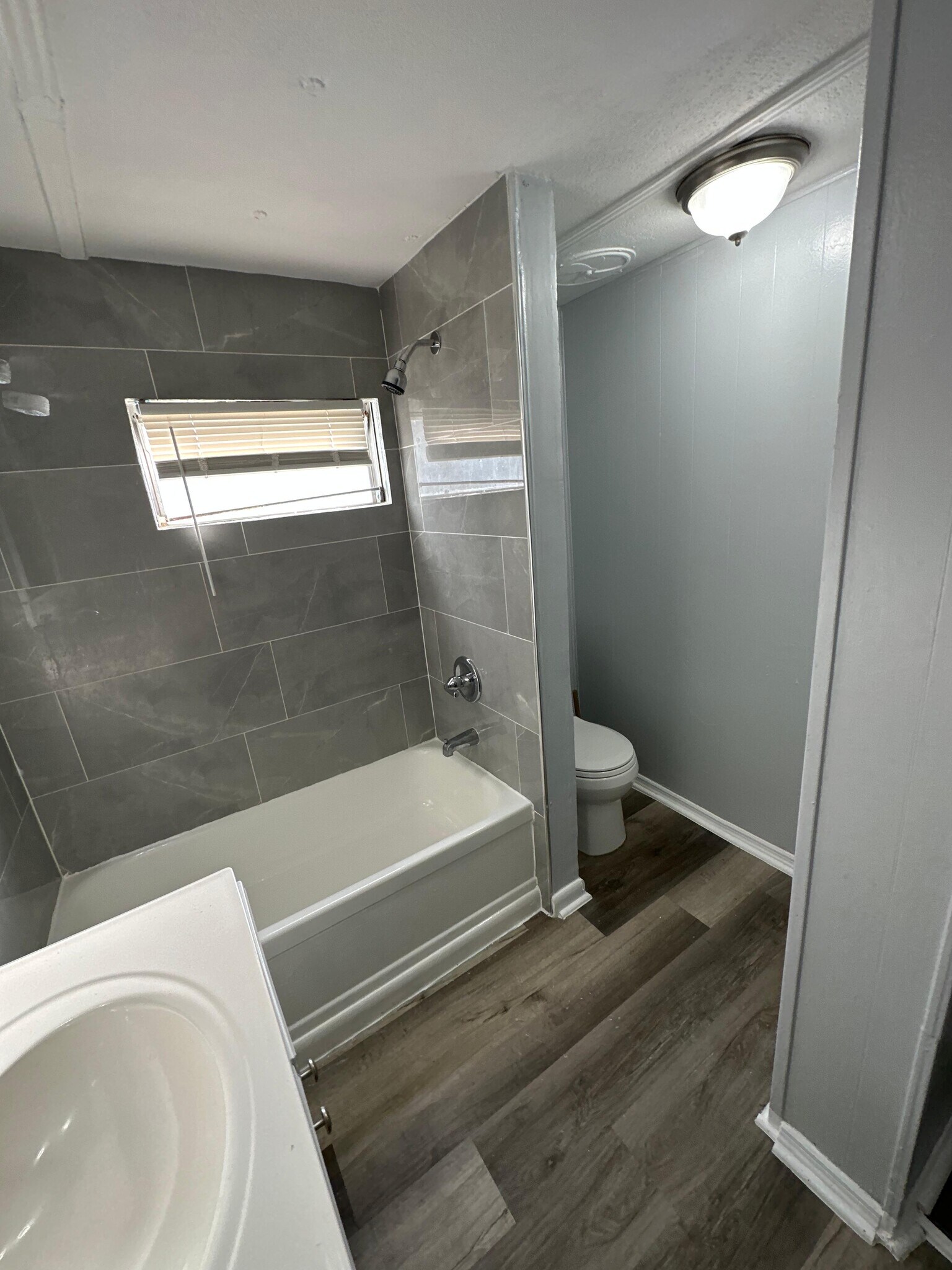 Building Photo - 7663 Bentwillow Dr