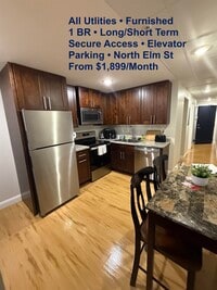 Building Photo - 1361 Elm St