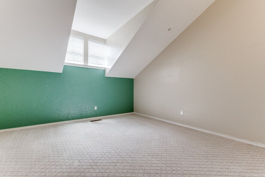 Building Photo - 5565 Preston Oaks Rd