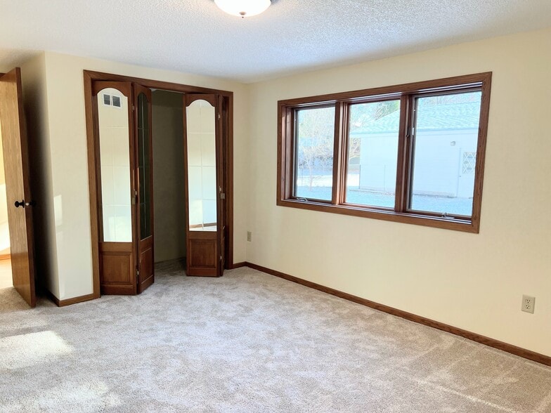 Building Photo - 1670 Stillwater St