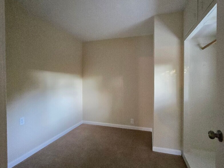 Building Photo - 15086 Woodard Rd