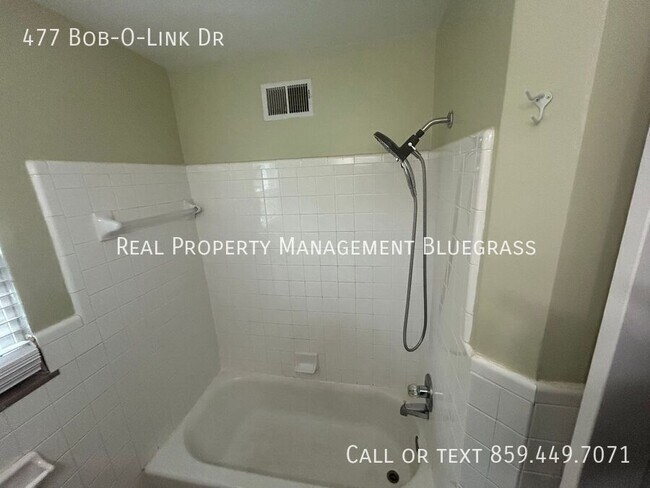 Building Photo - 477 Bob-O-Link Dr