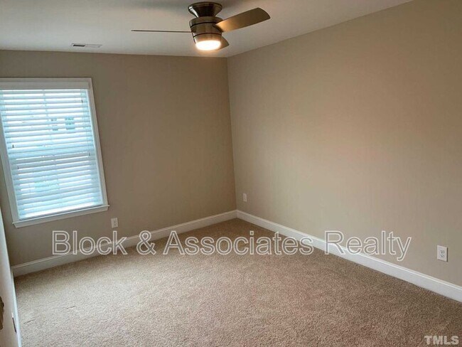 Building Photo - 1531 Glenwater Dr