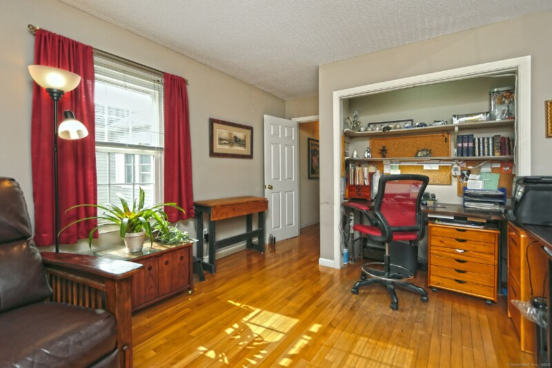 Building Photo - 83 Quarry Village Rd