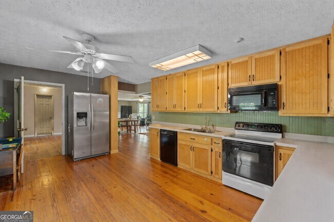 Building Photo - 6780 Johnson Rd