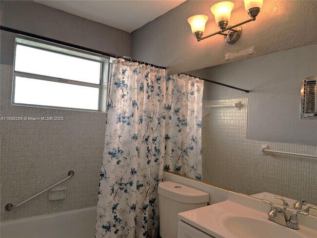 Building Photo - 1280 NW 43rd Ave