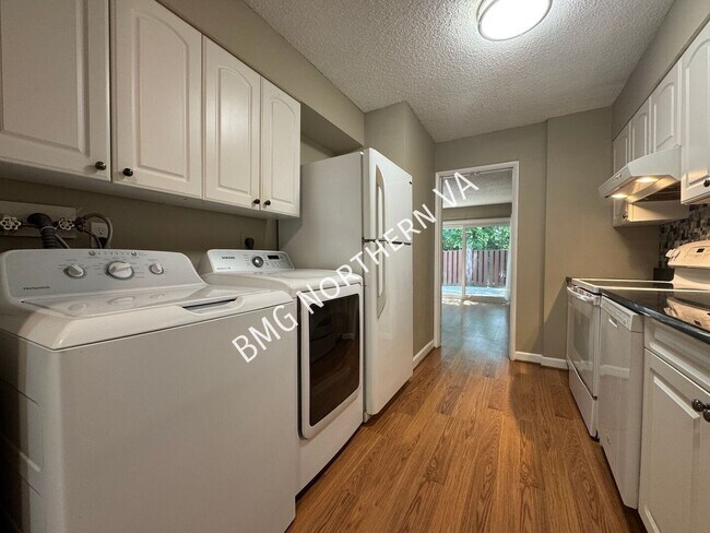 Building Photo - 2177 White Cornus Ln