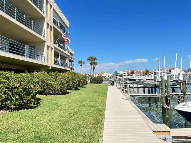 Building Photo - 363 Pinellas Bayway S