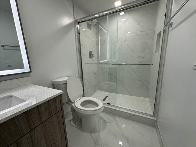 Building Photo - 110 SW 12th St