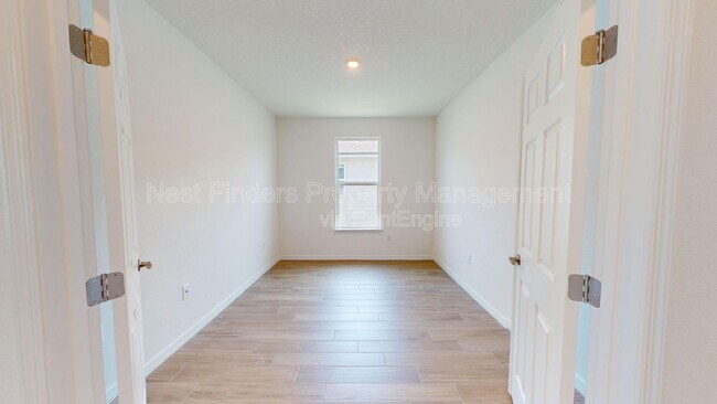 Building Photo - 149 Creek Pebble Dr
