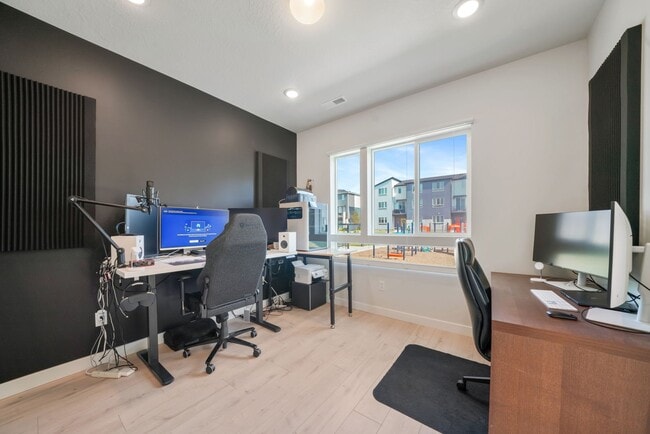 Building Photo - 972 W 540 S