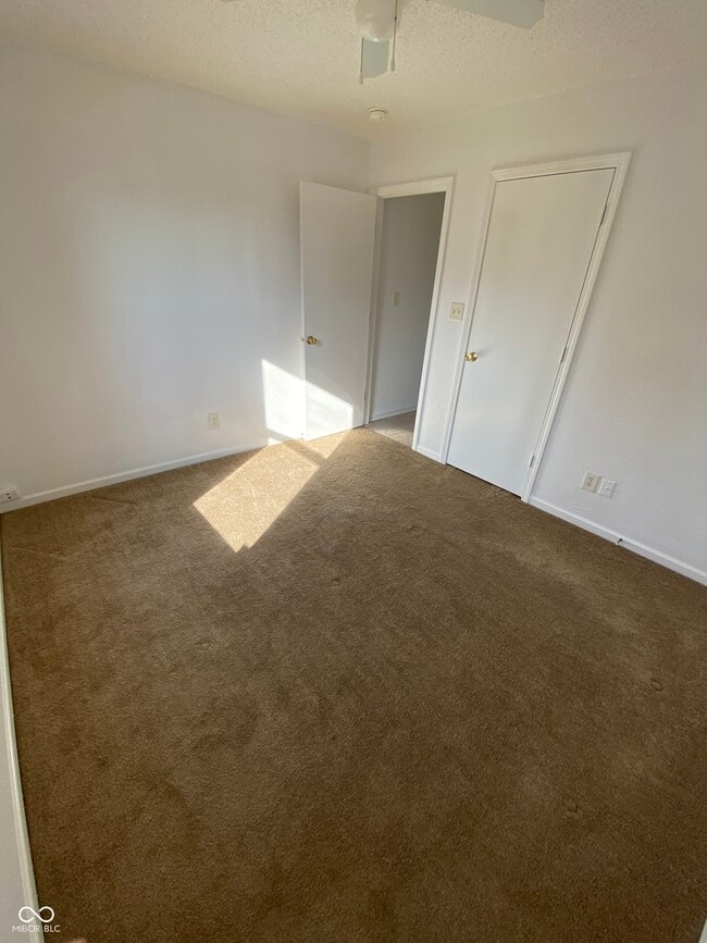 Building Photo - 5251 Bluff View Dr