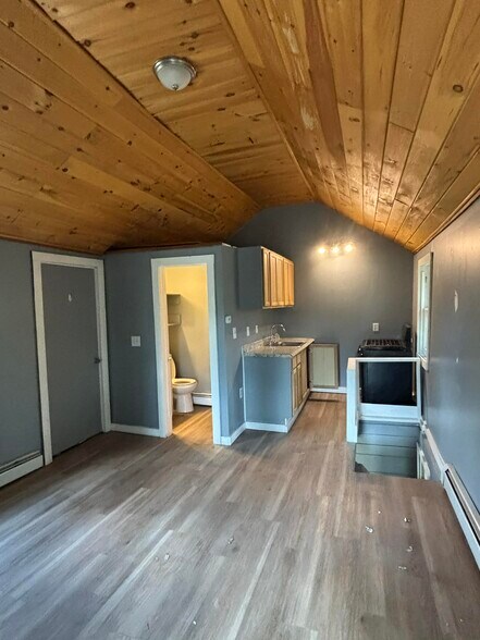 Kitchen/living room - 36 Maple Trl