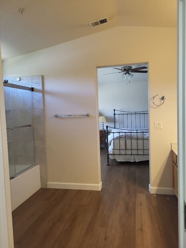 Building Photo - 2222 San Remo Dr