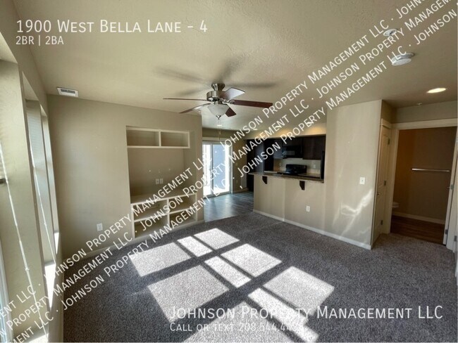 Building Photo - 1900 W Bella Ln