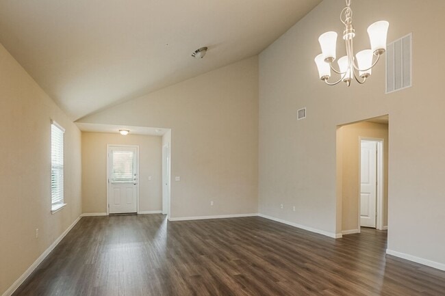 Building Photo - 708 Comal Run