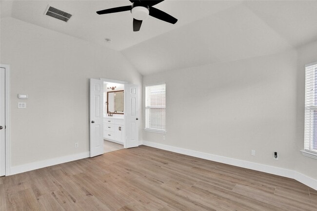 Building Photo - 1617 Sweetbay Dr