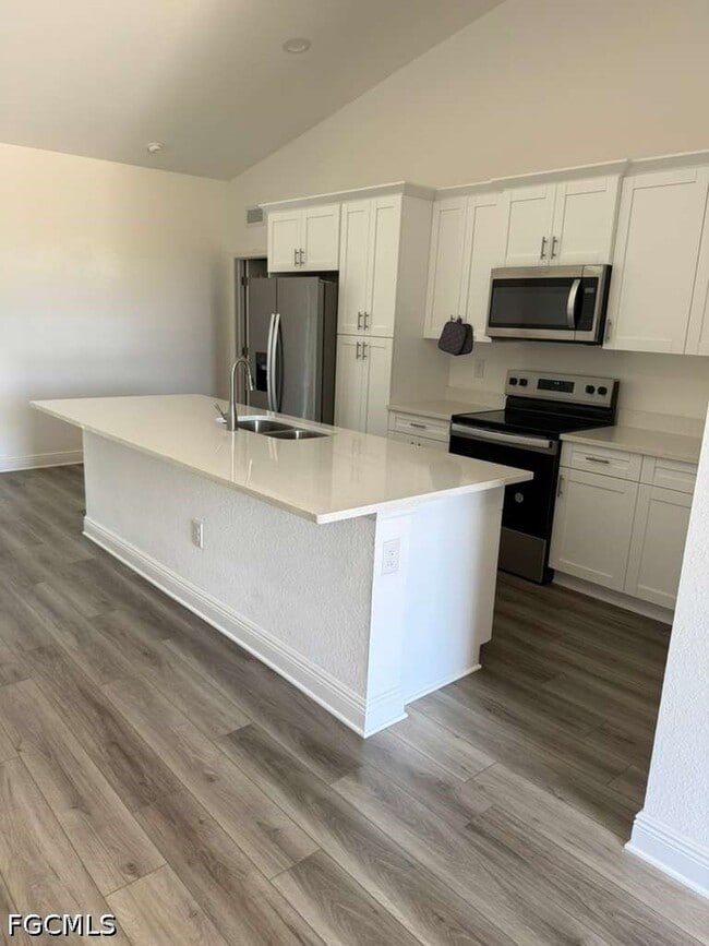 Building Photo - 3125 Kanek Cir