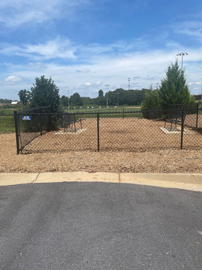 Building Photo - 3 Bedroom 2.5 Bathrooms  Echo Ridge Community in Greer SC