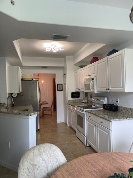 kitchen - 2644 Somerville Loop